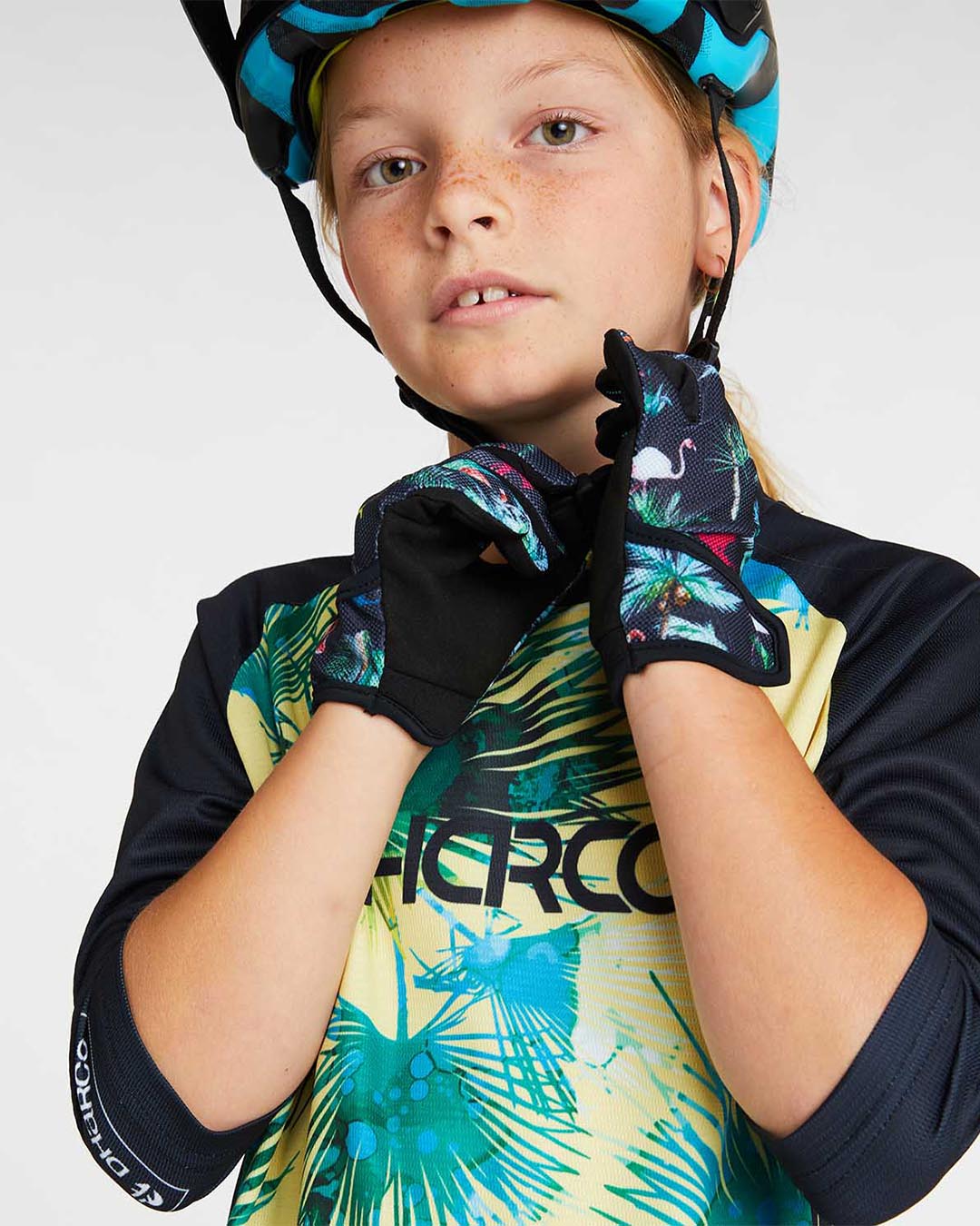 Youth Gloves | Party Shirt