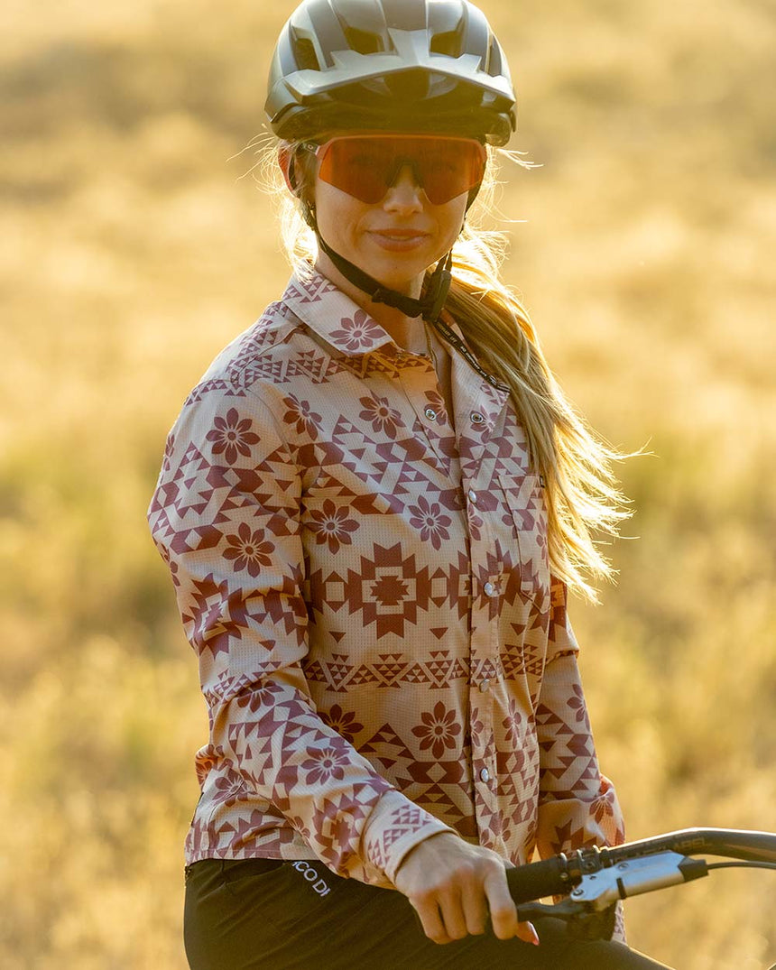 Womens Tech Long Sleeve Shirt | Rachel Strait Signature - Round Up