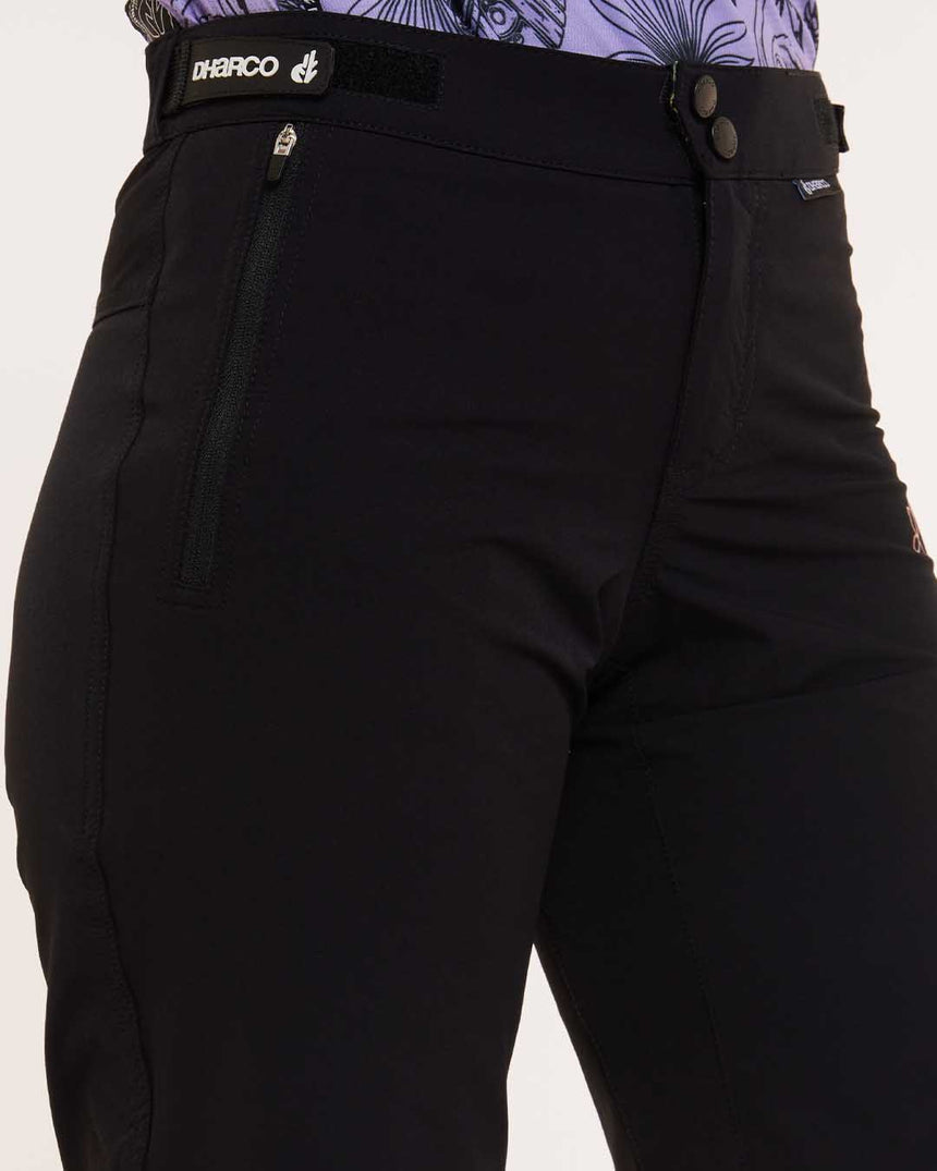 Womens Gravity Shorts | Black